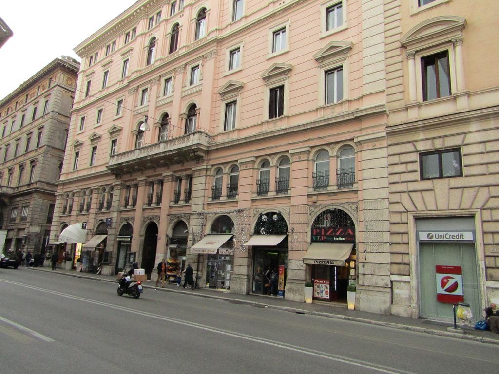 Prestigious Apartment Piazza Navona Рим Екстер'єр фото