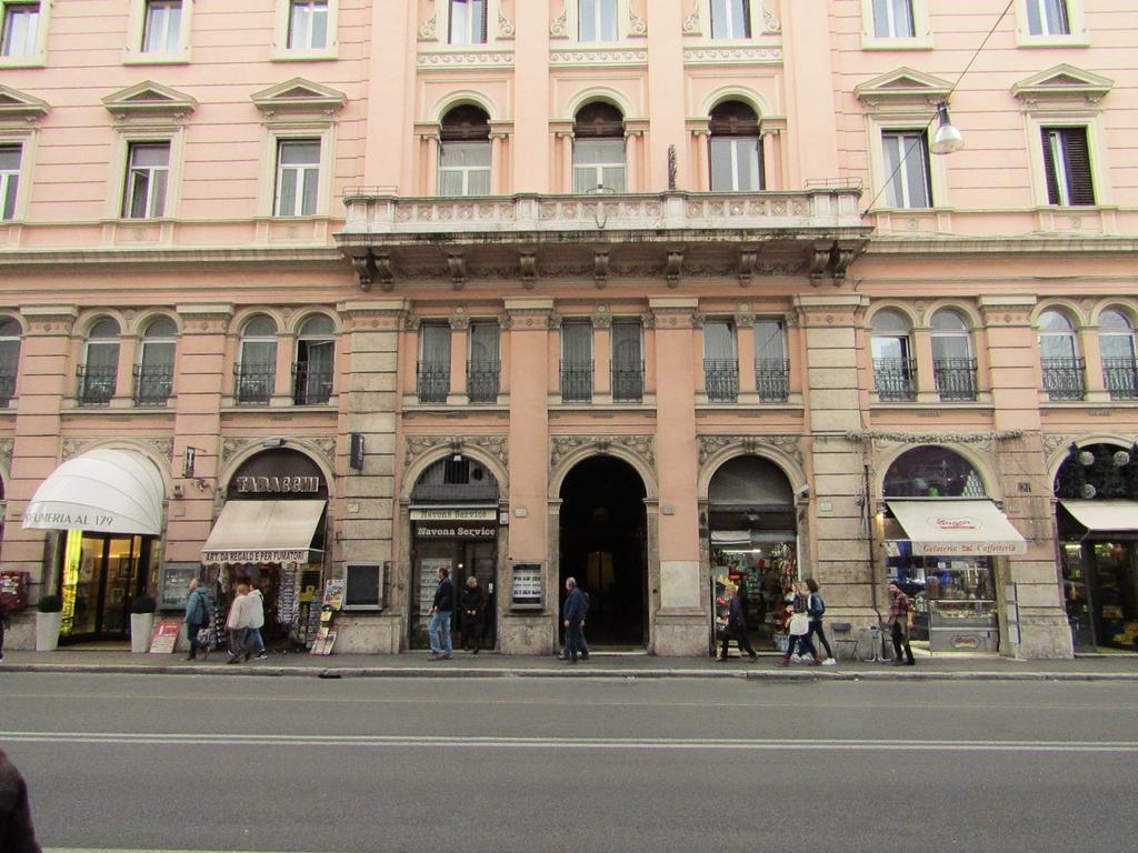 Prestigious Apartment Piazza Navona Рим Екстер'єр фото