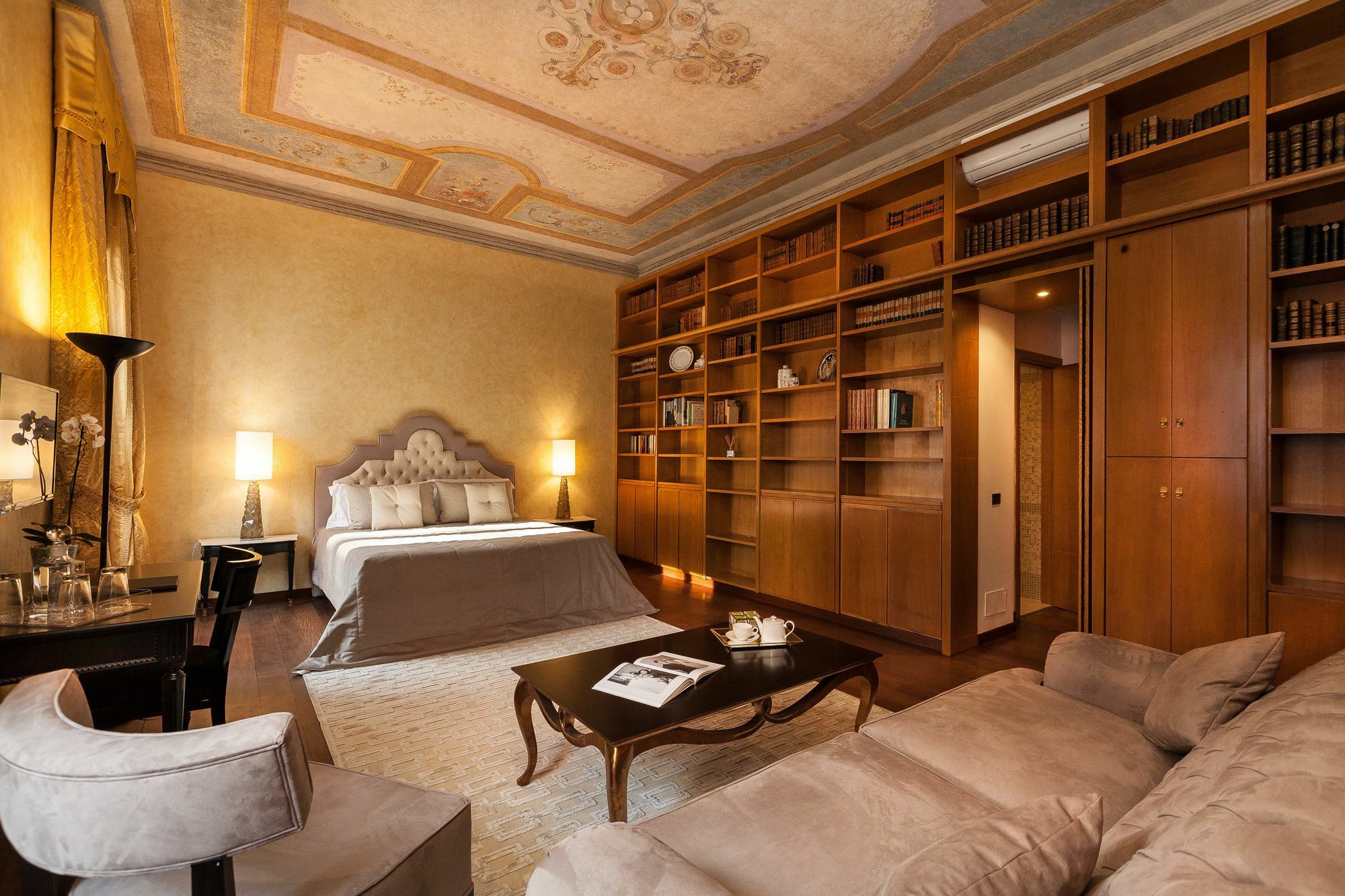 Prestigious Apartment Piazza Navona Рим Екстер'єр фото