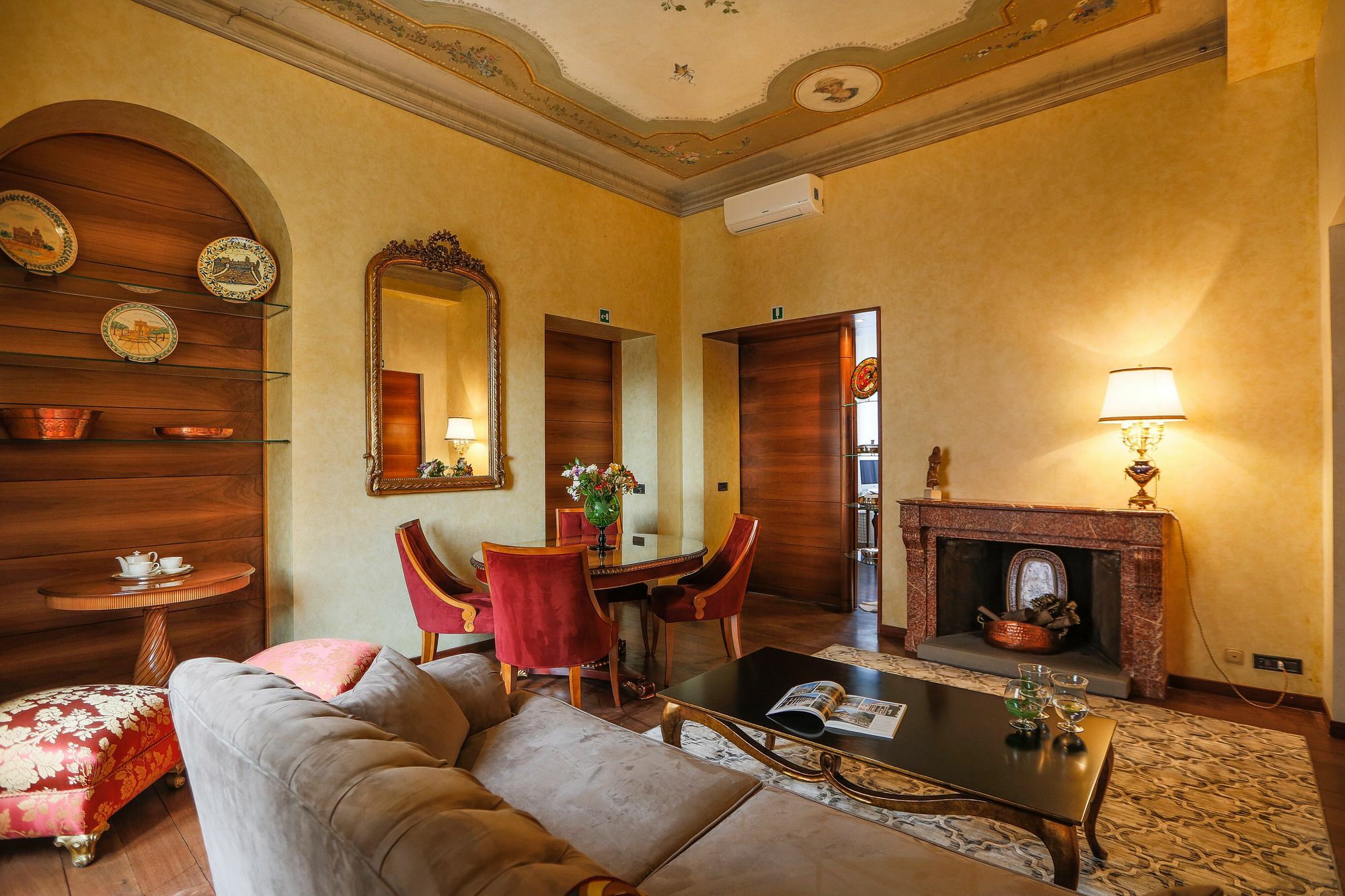 Prestigious Apartment Piazza Navona Рим Екстер'єр фото